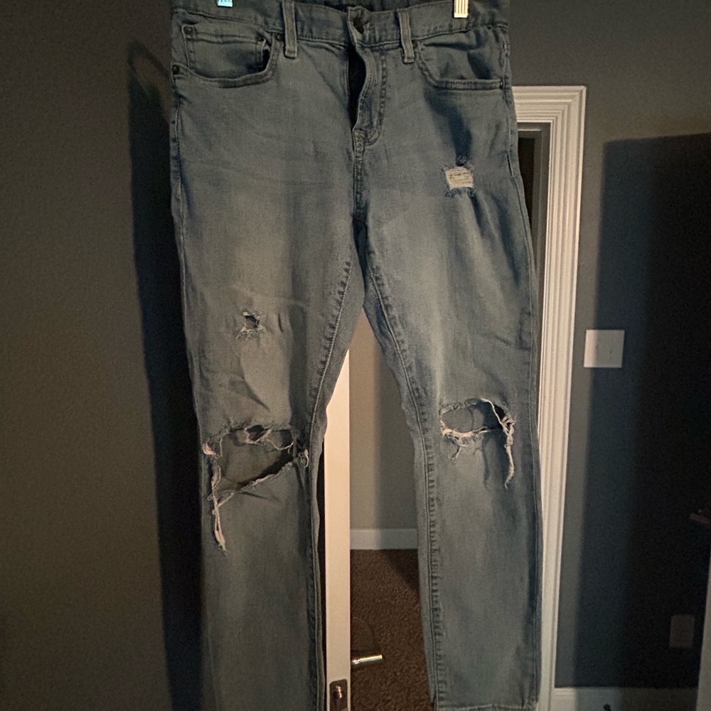 Aeropostale Men's Skinny Distressed Gray Jeans